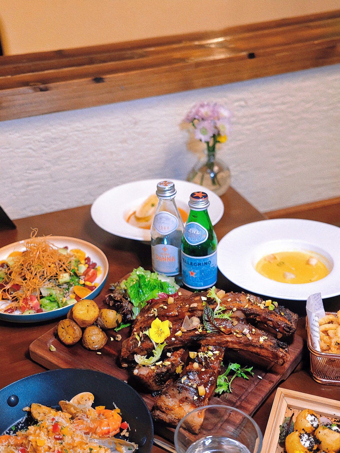 荷甲赛程吃紧；罗马今晚复出首秀；态度坚定；更衣室氛围转暖(黄巢咏菊)-一竞技国际